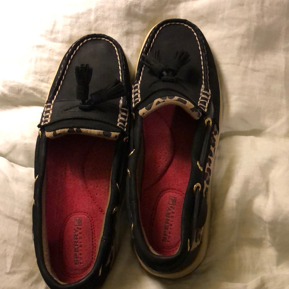 Sperry loafers with leopard print detail.